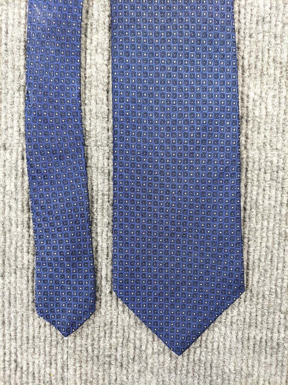 Brooks Brothers Men's Blue Geometric Silk Necktie Woven In Italy Made In USA 3.5